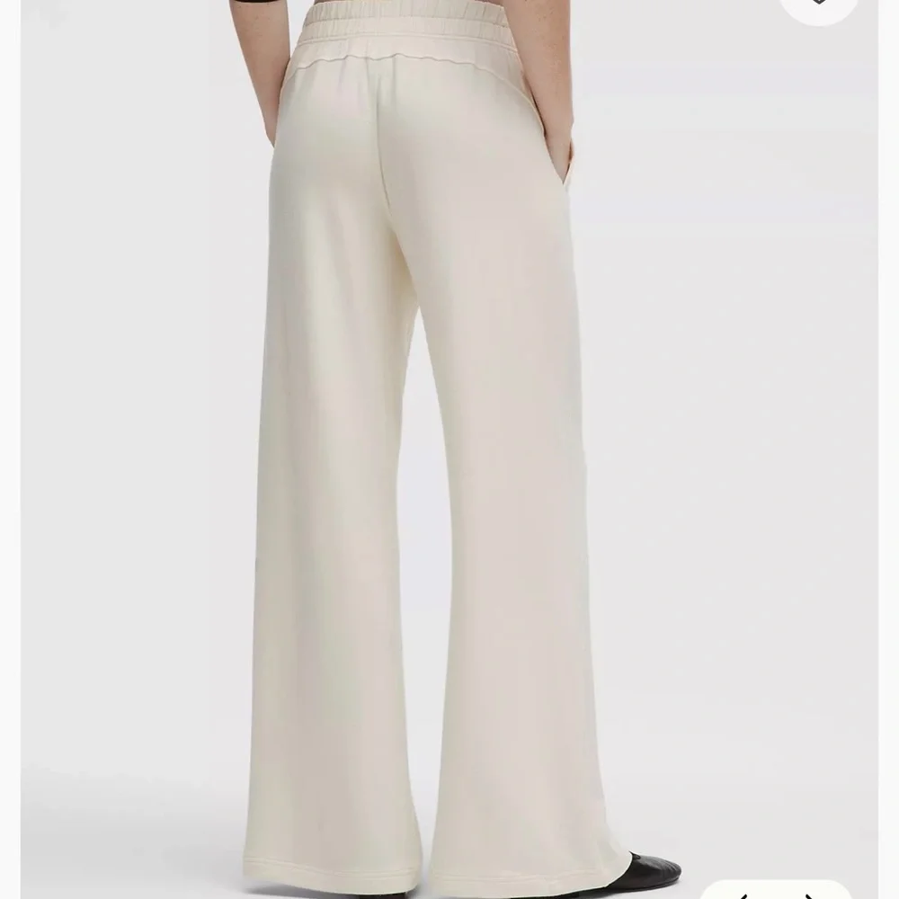 lululemon BeCalm Mid-Rise Wide-Leg Pant - Picture 3 of 7